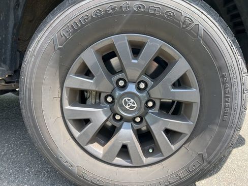 Used 2023 Toyota Tacoma SR5 w/ Technology Package AWD/4WD image 11