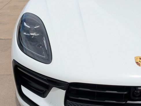 Certified 2026 Porsche Macan AWD/4WD image 12