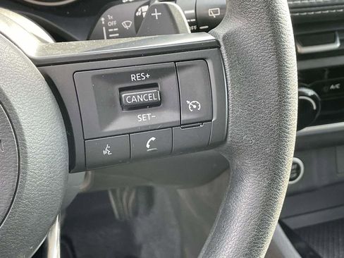 Used 2023 Nissan Rogue S image 19
