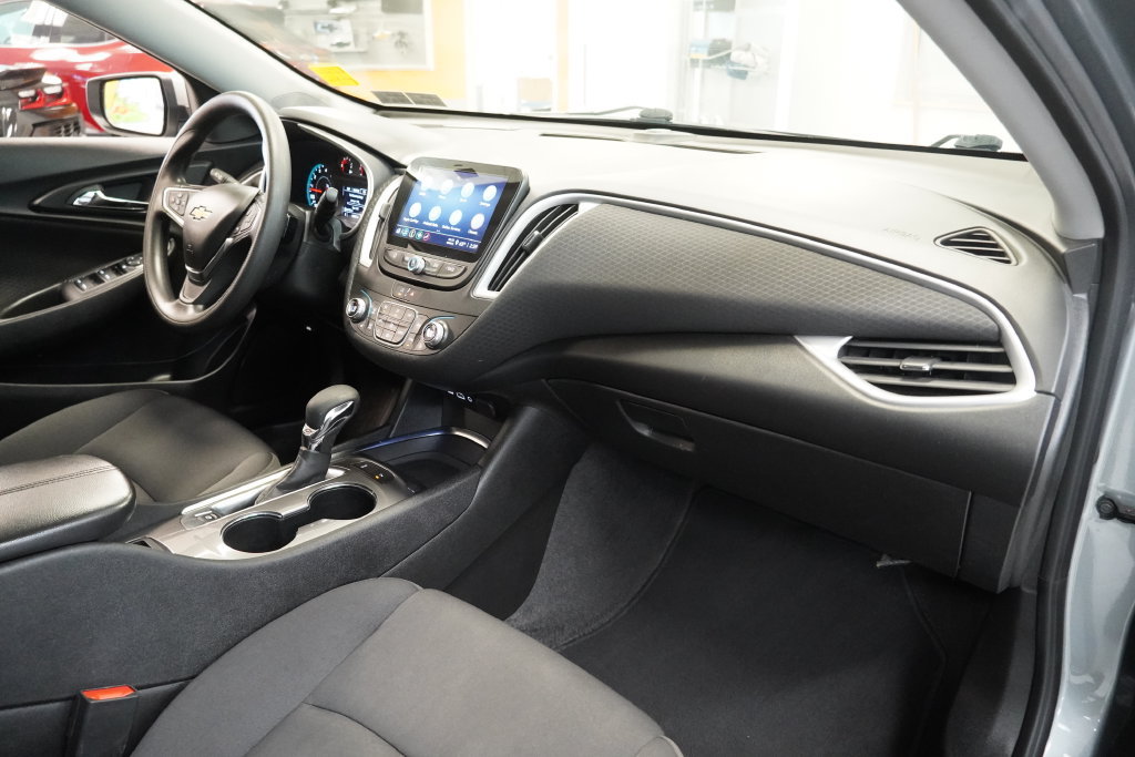 Used 2024 Chevrolet Malibu LT FWD image 36