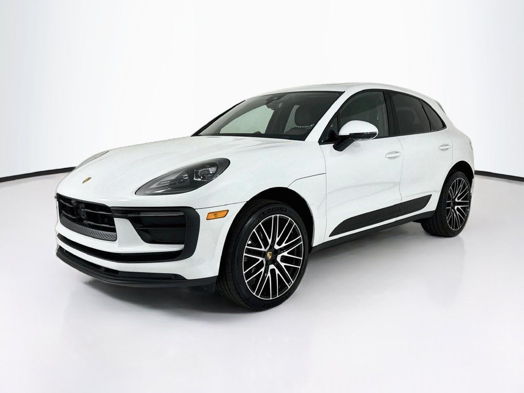 Certified 2025 Porsche Macan AWD/4WD image 1