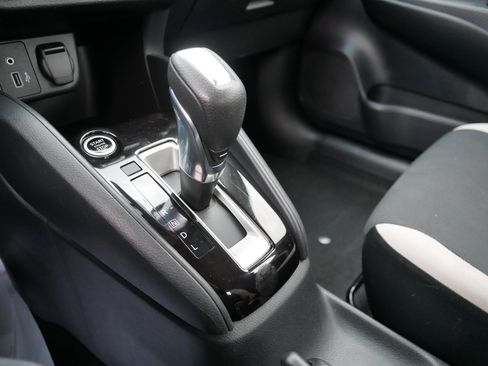 Used 2021 Nissan Versa SV image 28