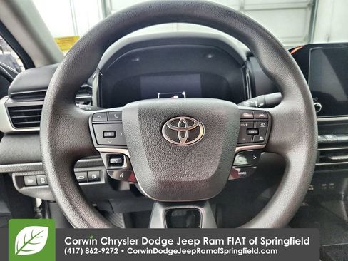 Used 2025 Toyota Camry LE image 22
