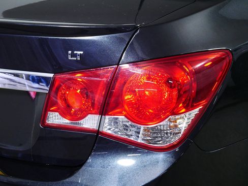 Used 2014 Chevrolet Cruze LT w/ RS Package FWD image 17