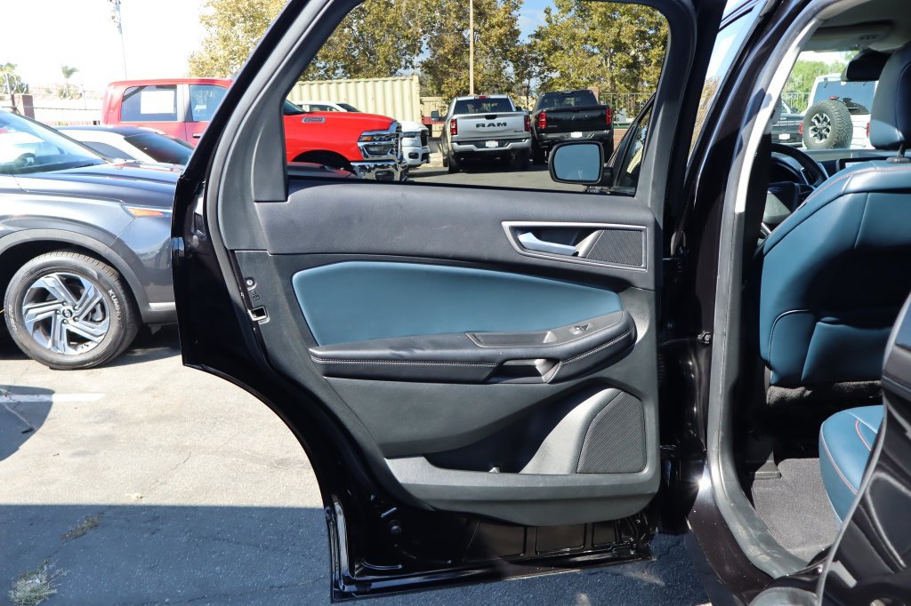 Used 2023 Ford Edge SEL w/ Sport Appearance Package AWD/4WD image 36