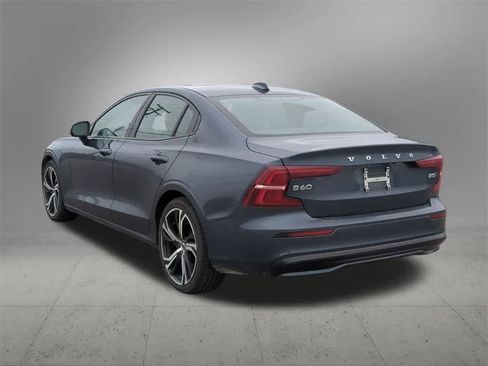 Used 2024 Volvo S60 B5 Core image 4