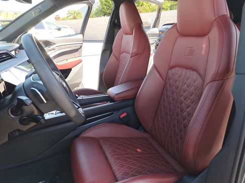 Used 2024 Audi SQ8 e-tron Premium Plus w/ Black Optic Package image 15