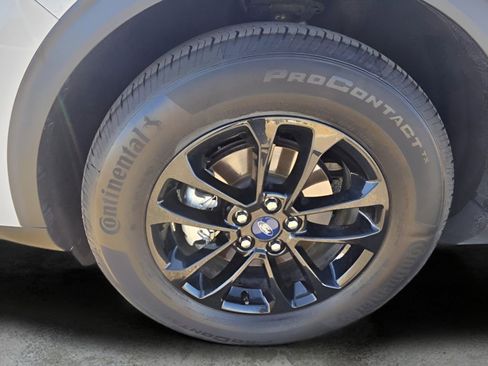 Used 2020 Ford Escape SE Sport image 9