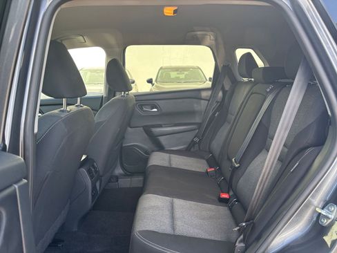 Used 2025 Nissan Rogue SV AWD/4WD image 28