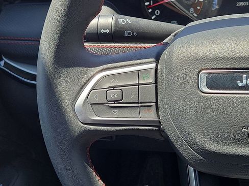 Used 2025 Jeep Compass Trailhawk AWD/4WD image 19