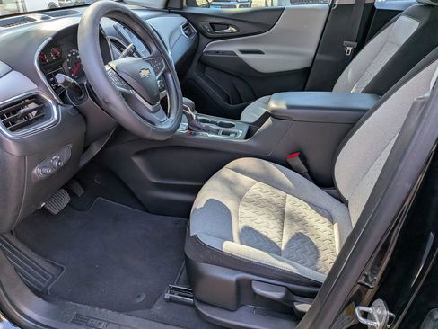 Used 2022 Chevrolet Equinox LS FWD image 11