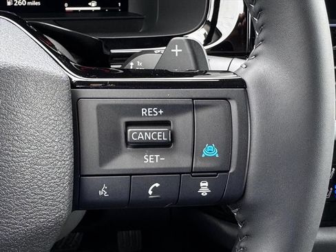 Certified 2026 Nissan Pathfinder Platinum FWD image 25
