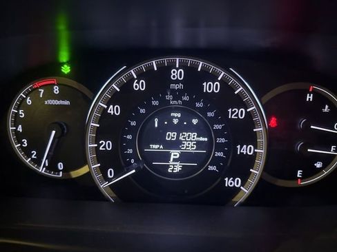 Used 2017 Honda Accord LX image 2