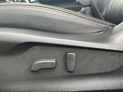 Used 2018 Subaru Crosstrek 2.0i Limited image 21