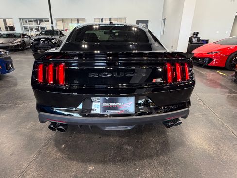 Used 2017 Ford Mustang GT Premium w/ GT Performance Package RWD image 6