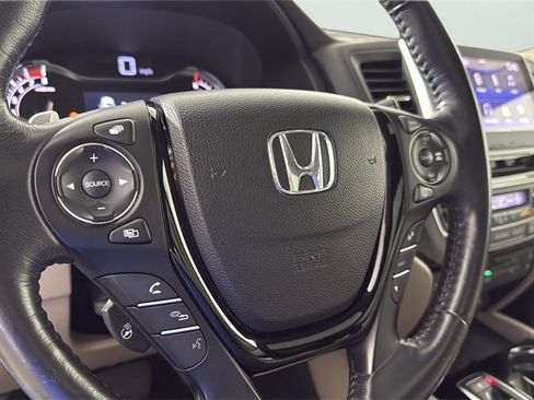 Used 2016 Honda Pilot Elite image 24