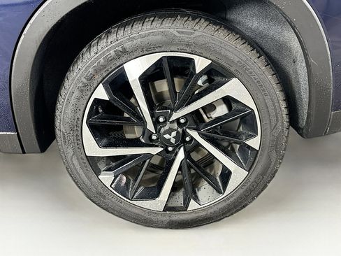 Used 2024 Mitsubishi Outlander SE image 11