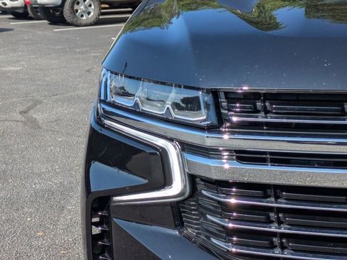 Used 2024 Chevrolet Suburban LT w/ Luxury Package image 10