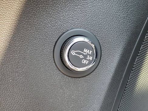 Certified 2023 Buick Envision Preferred AWD/4WD image 23