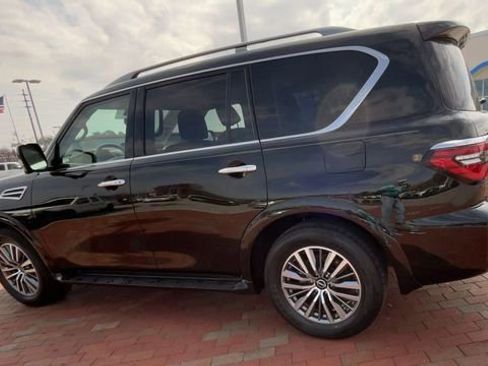 Used 2023 Nissan Armada SL w/ Captain's Chairs Package image 7