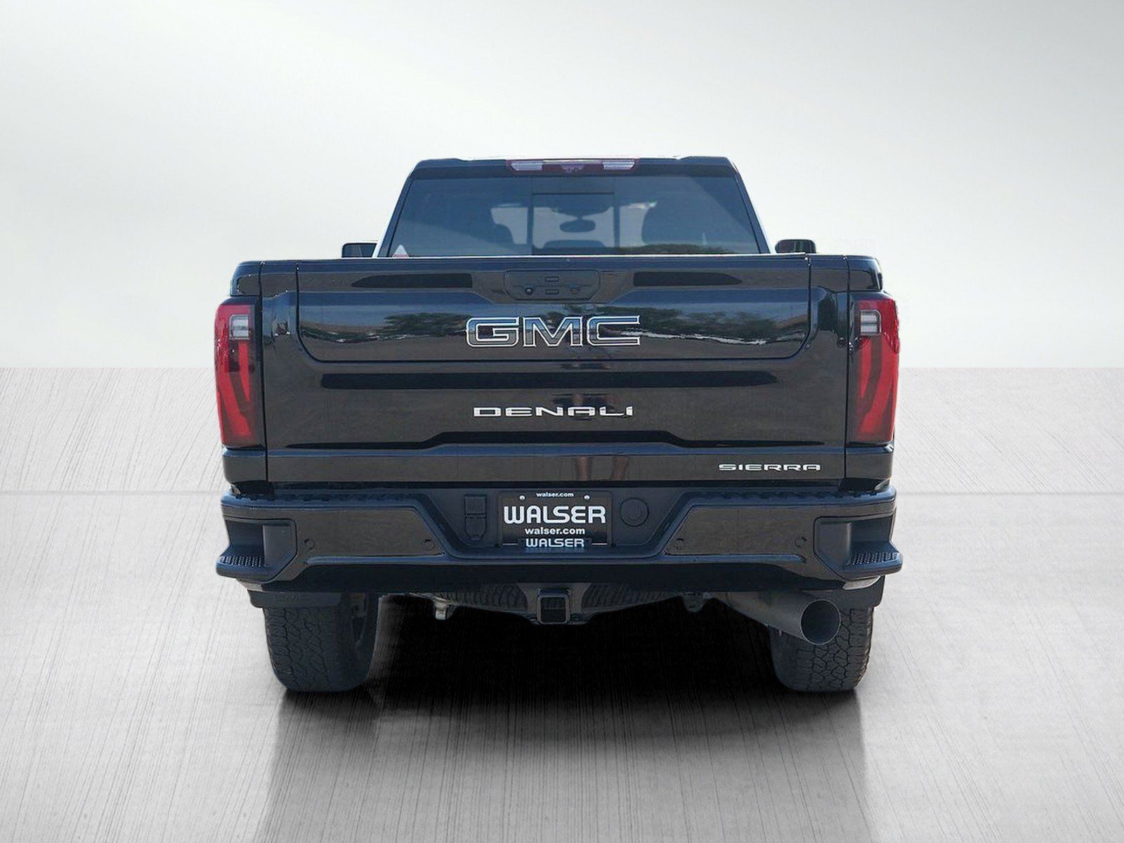 Used 2025 GMC Sierra 2500 Denali Ultimate AWD/4WD image 4