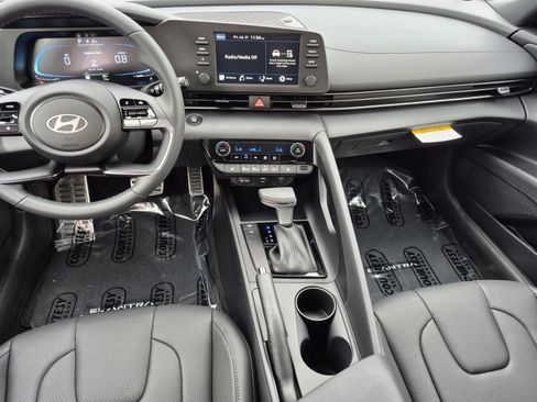 New 2026 Hyundai Elantra SEL Sport FWD image 12