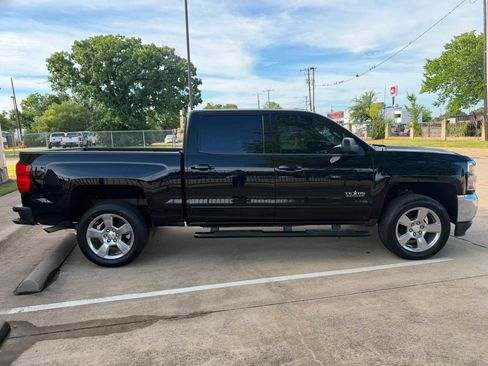 Used 2018 Chevrolet Silverado 1500 LT w/ Texas Edition RWD image 9