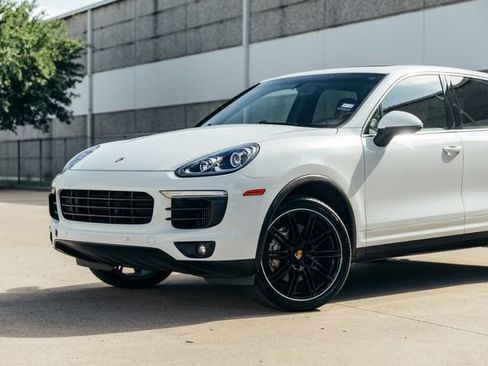 Used 2016 Porsche Cayenne S AWD/4WD image 29