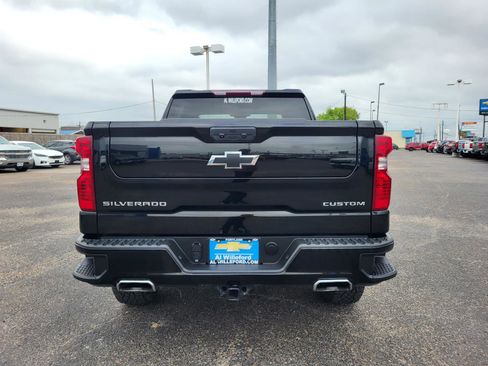 Used 2023 Chevrolet Silverado 1500 Custom Trail Boss AWD/4WD image 4