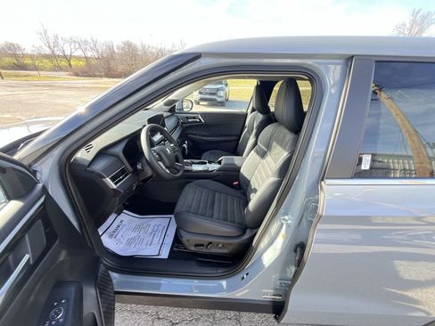 New 2026 Mitsubishi Outlander SE AWD/4WD image 11