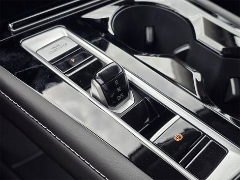 New 2026 Volkswagen Atlas SE image 14