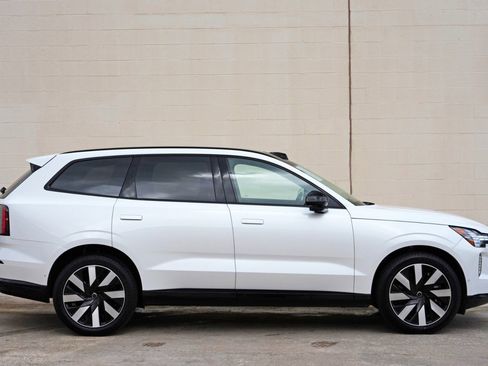 Used 2025 Volvo EX90 Ultra AWD/4WD image 51