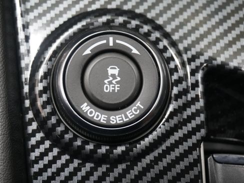 Used 2018 Chevrolet Corvette Grand Sport w/ Z07 Performance Package RWD image 28