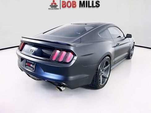 Used 2017 Ford Mustang GT RWD image 7