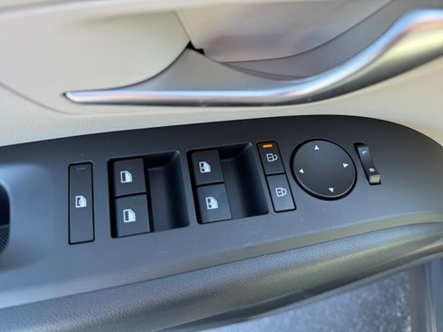 New 2025 Hyundai Tucson SEL image 18