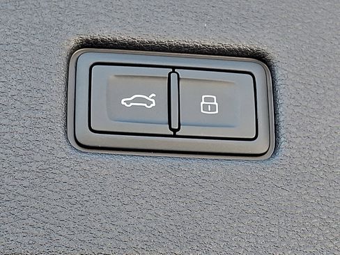 Used 2023 Audi RS Q8 image 29