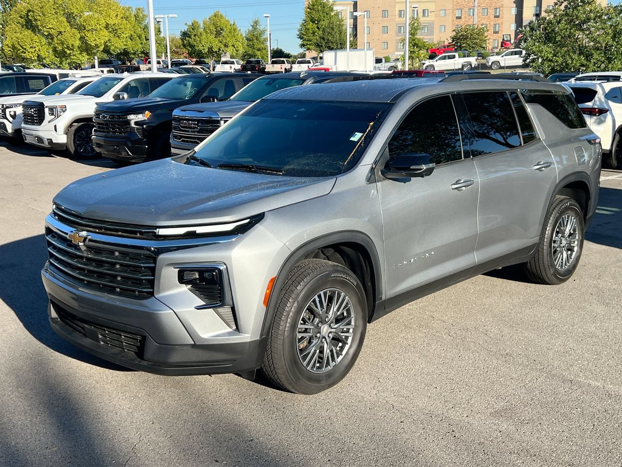 Certified 2024 Chevrolet Traverse LT FWD image 1