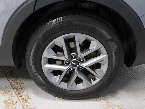 Used 2023 Kia Telluride LX AWD/4WD image 19