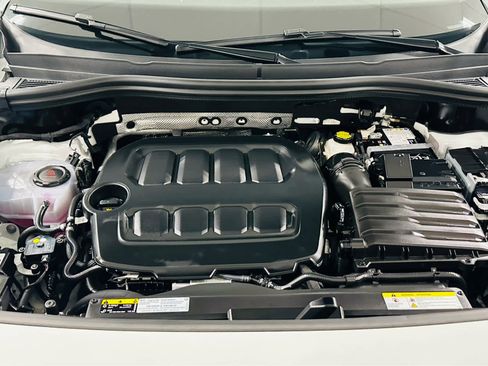 Certified 2025 Volkswagen Tiguan S image 27