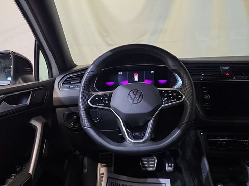 Used 2022 Volkswagen Tiguan SE R-Line AWD/4WD image 11