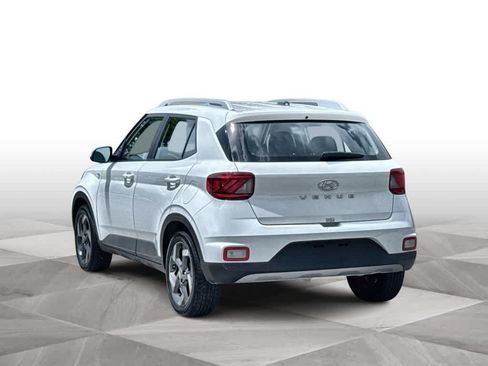 Used 2025 Hyundai Venue SEL FWD image 6