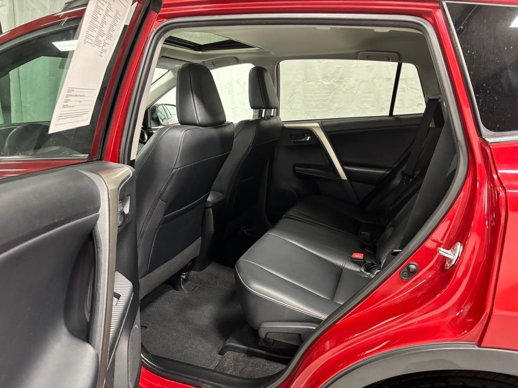 Used 2015 Toyota RAV4 Limited w/ Technology Package AWD/4WD image 41