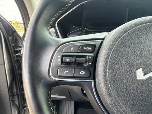Used 2022 Kia Niro Touring Special Edition FWD image 28