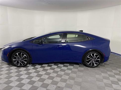 Used 2024 Toyota Prius Prime Premium image 5
