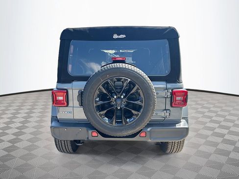 Used 2021 Jeep Wrangler Unlimited Sahara AWD/4WD image 7