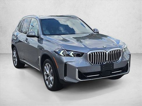 Used 2026 BMW X5 sDrive40i image 3