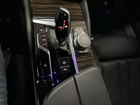 Used 2022 BMW 540i xDrive w/ M Sport Package image 28