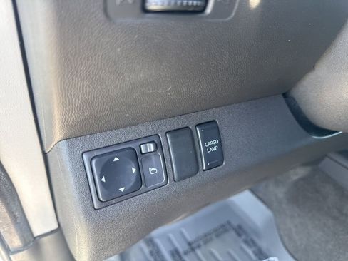 Used 2011 Nissan Frontier PRO-4X w/ Pro-4x Luxury Pkg image 17