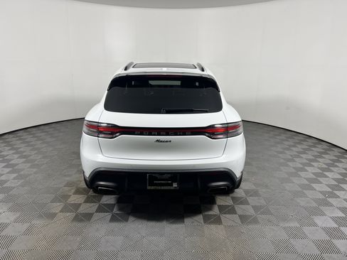 Certified 2024 Porsche Macan AWD/4WD image 6