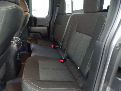 Used 2018 Nissan Titan SV w/ SV Convenience Package AWD/4WD image 4
